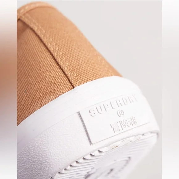 SUPERDRY
Low Pro 2.0 Lace-Up Sports Shoes - Picture 11 of 11